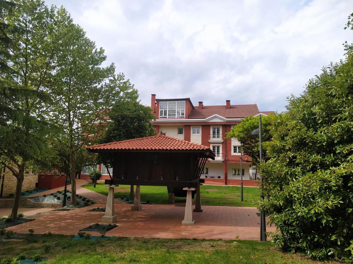Hotel La Campana Llanera (Asturias) Exterior foto